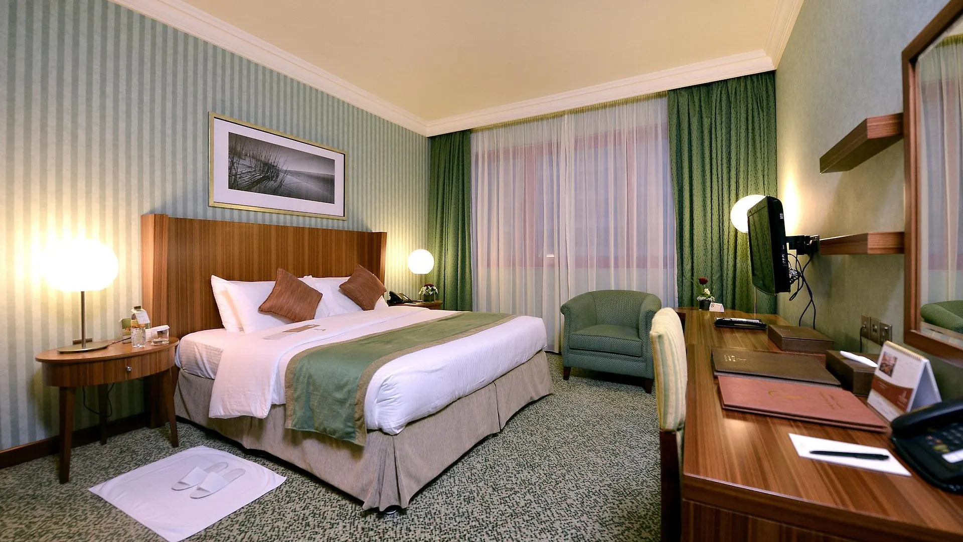 City Seasons Al Hamra Hotel Abu Dhabi 4*,  United Arab Emirates