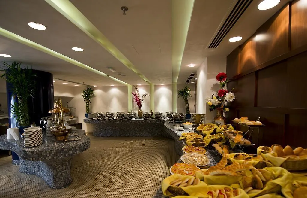 City Seasons Al Hamra Hotel Abu Dhabi 4*,