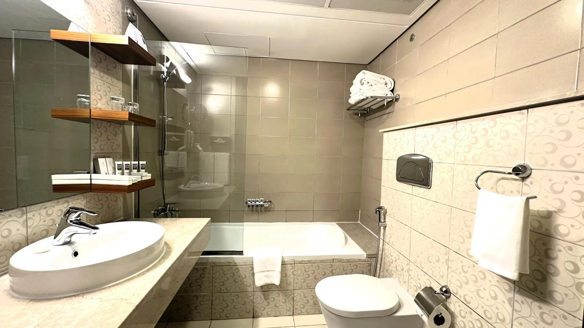 ****  City Seasons Al Hamra Hotel Abu Dhabi Förenade Arabemiraten