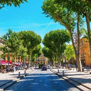 couronne-studio.fr-provencehotel.com/