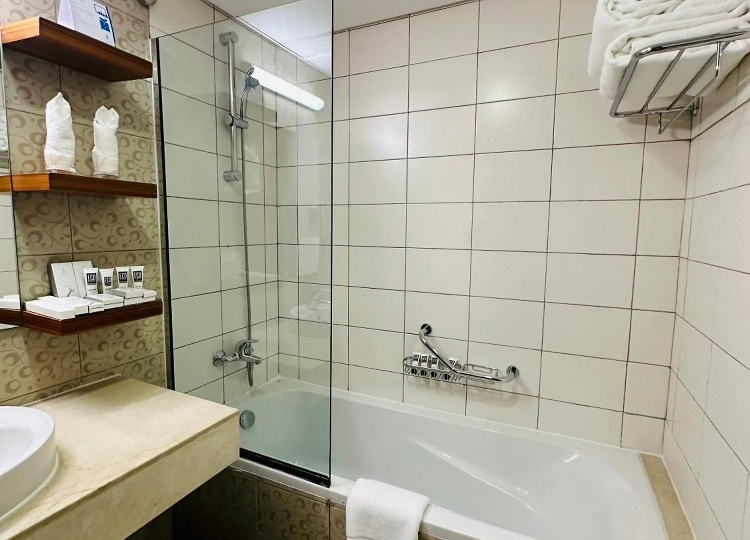 City Seasons Al Hamra Hotel Abu Dabi 4*,